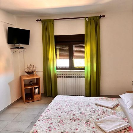 Ruza I Natalija Daire Karlobag Dış mekan fotoğraf
